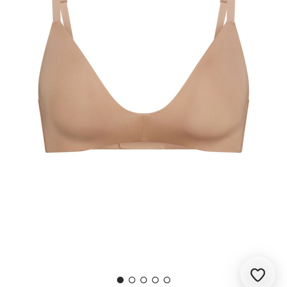SKIMS Nude Seamless Wireless Scoop Bra